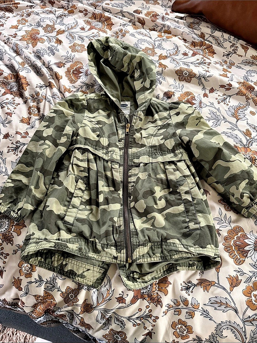 Old Navy Girls Camo Hooded Jacket Size 3T